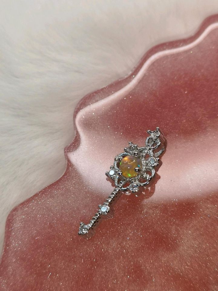 Opal Ketten Anhänger in Schlüssel / Key Design