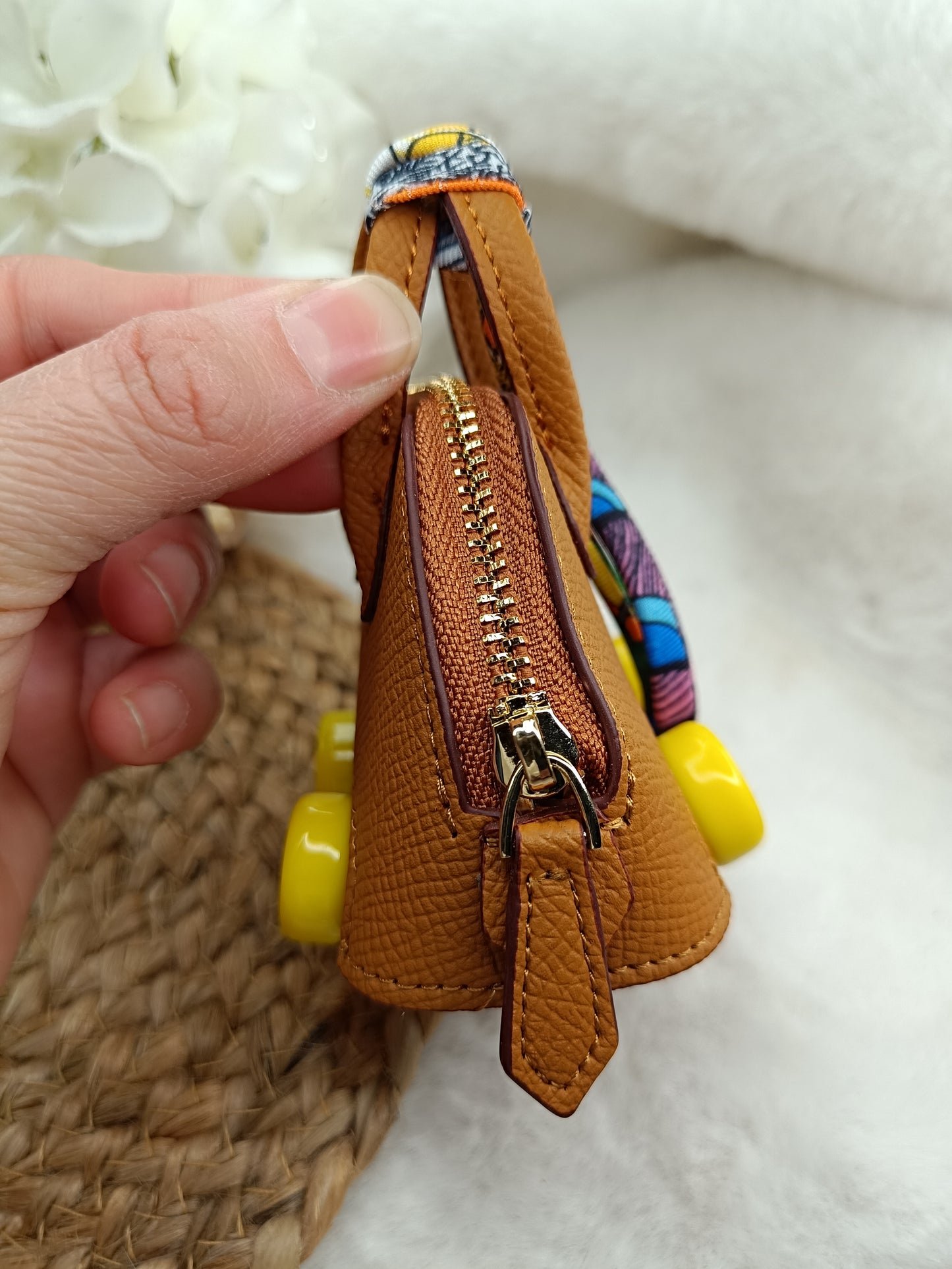 Bolide on wheels like Birkin Bag Anhänger, mini Handtasche