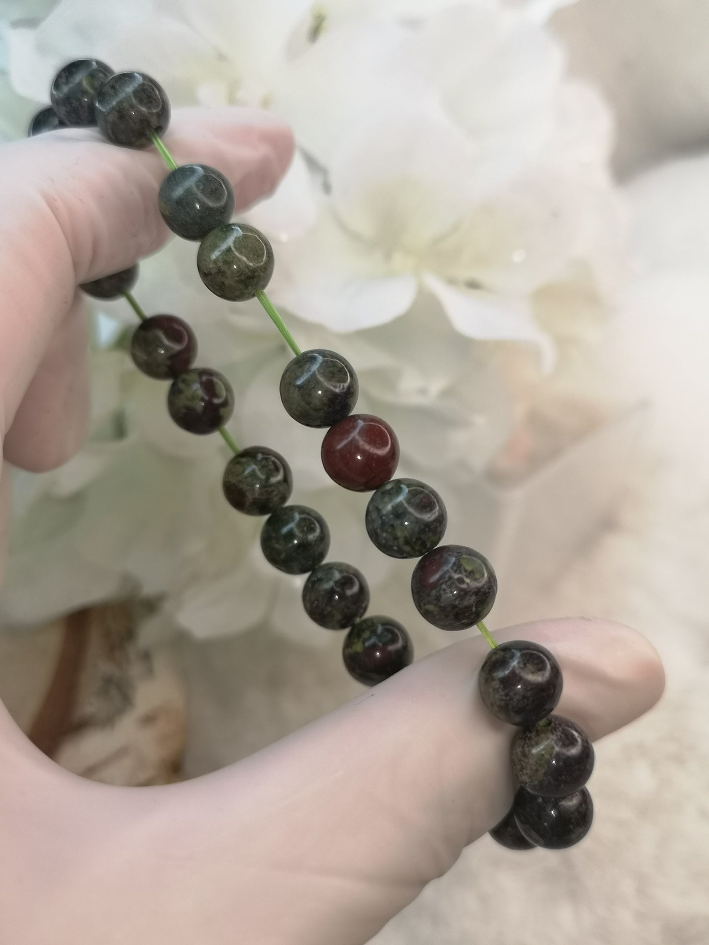 Drachenblut Dragonblood Edelstein Armband