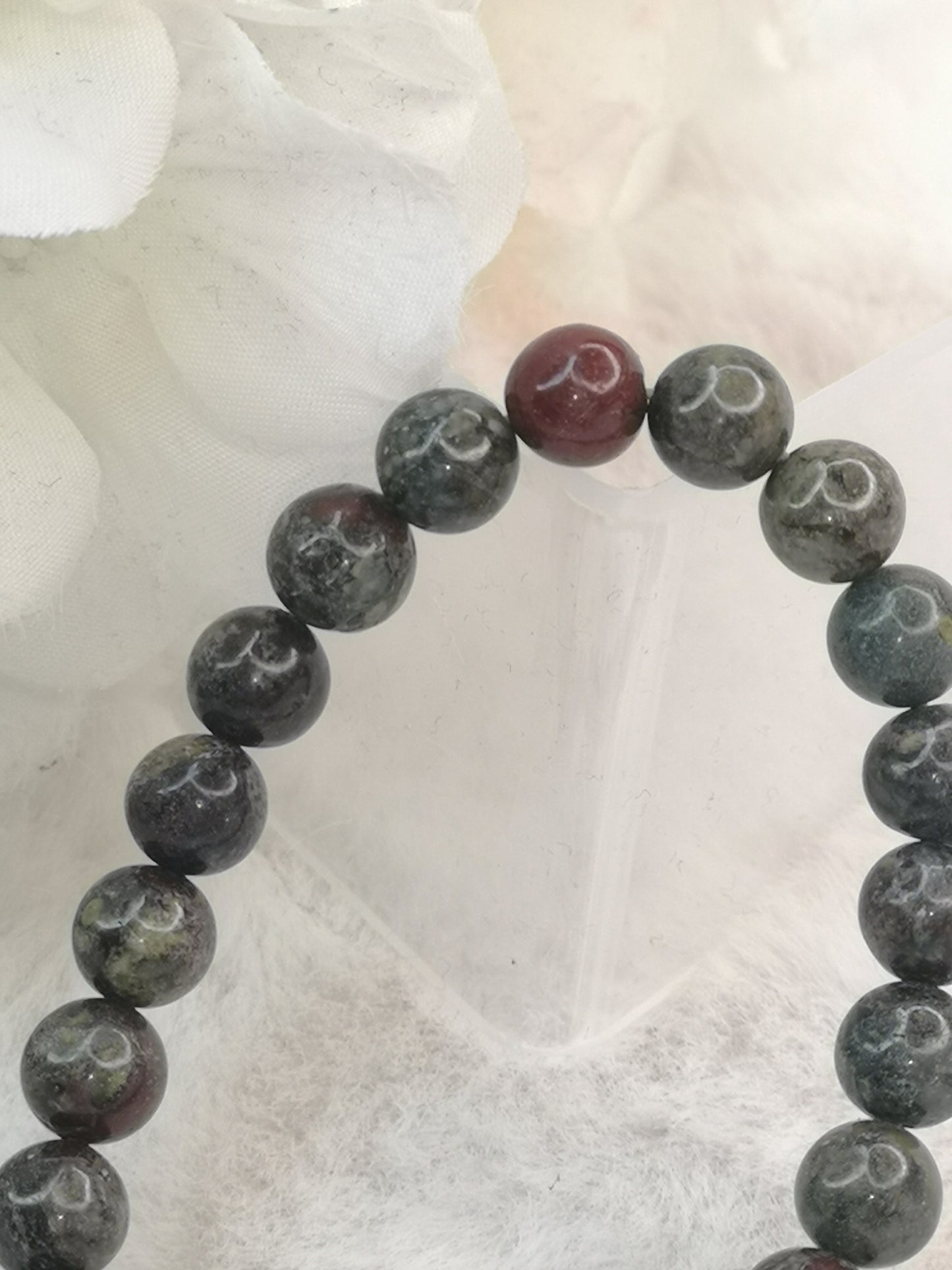 Drachenblut Dragonblood Edelstein Armband