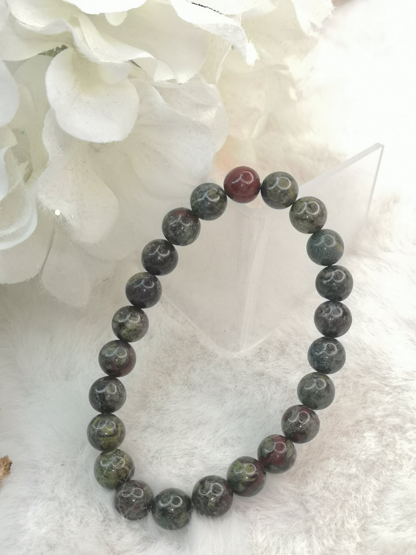 Drachenblut Dragonblood Edelstein Armband