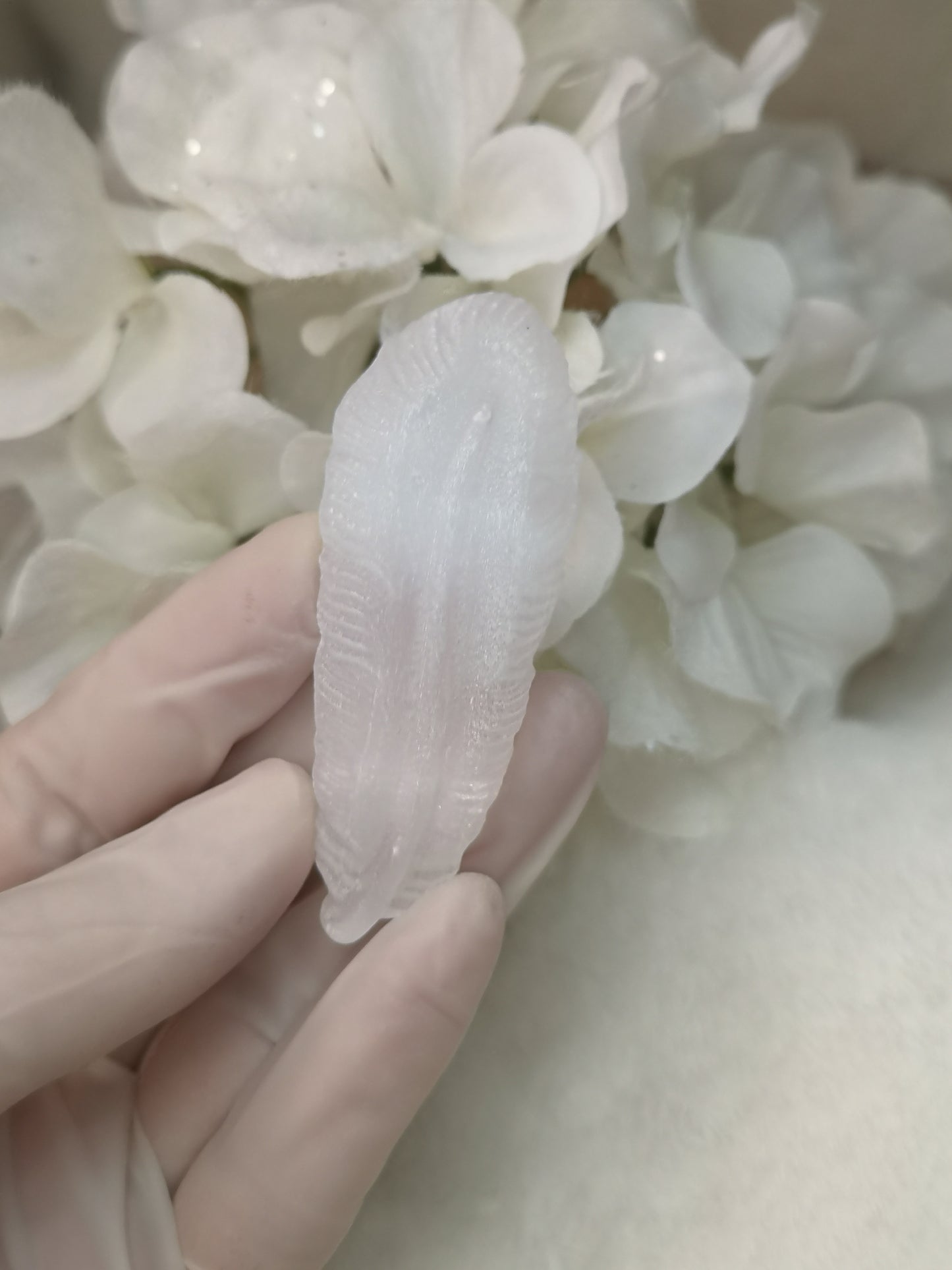 Selenite Edelstein Feder Design