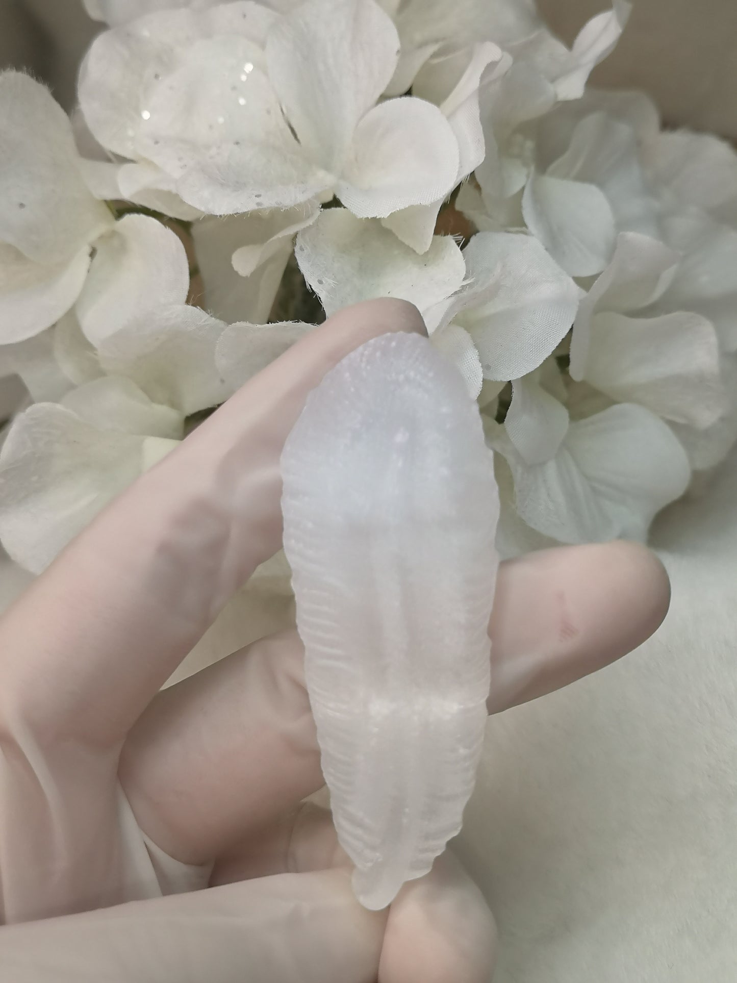 Selenite Edelstein Feder Design
