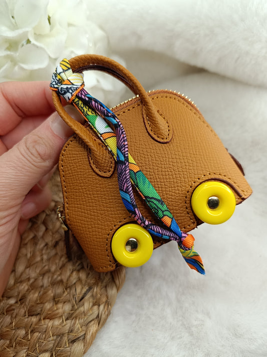 Bolide on wheels like Birkin Bag Anhänger, mini Handtasche