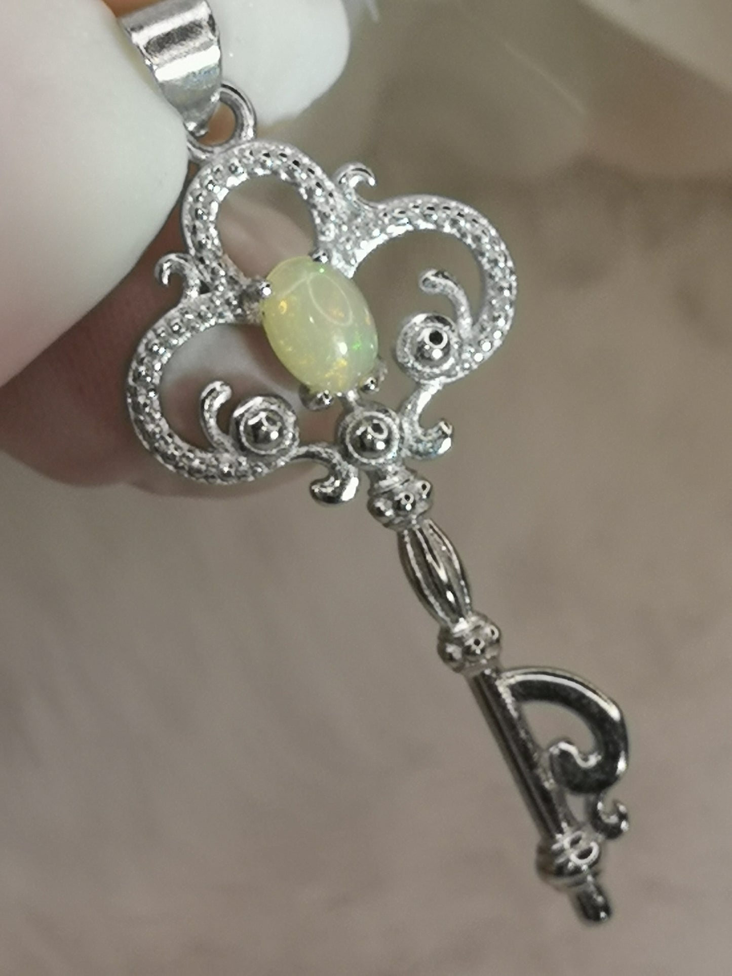 Opal Edelstein, Schlüssel Kupfer Ketten Anhänger