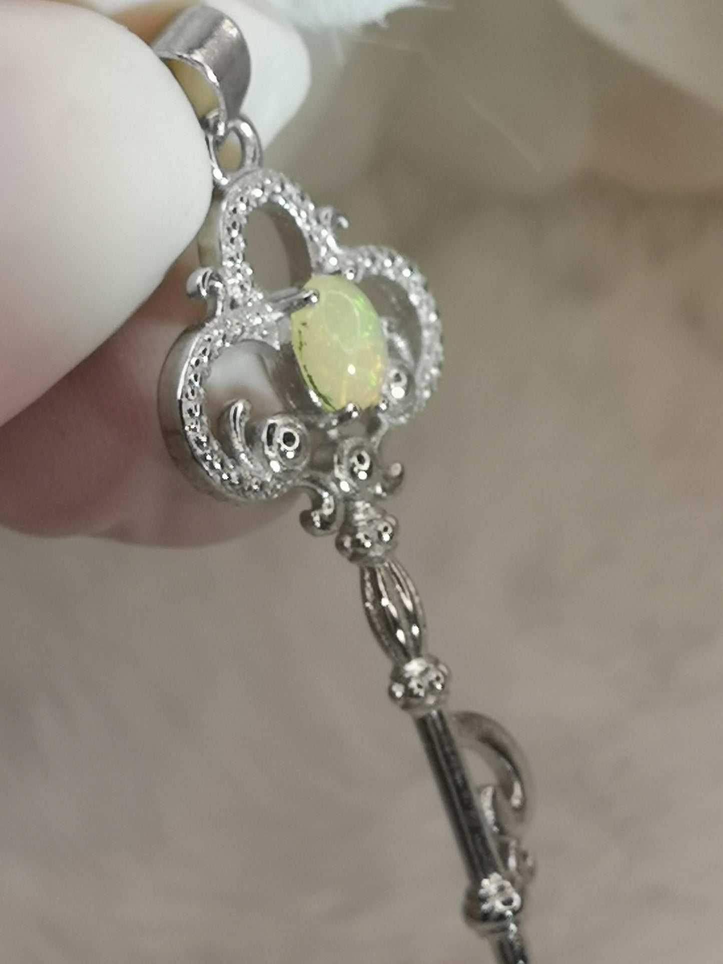 Opal Edelstein, Schlüssel Kupfer Ketten Anhänger