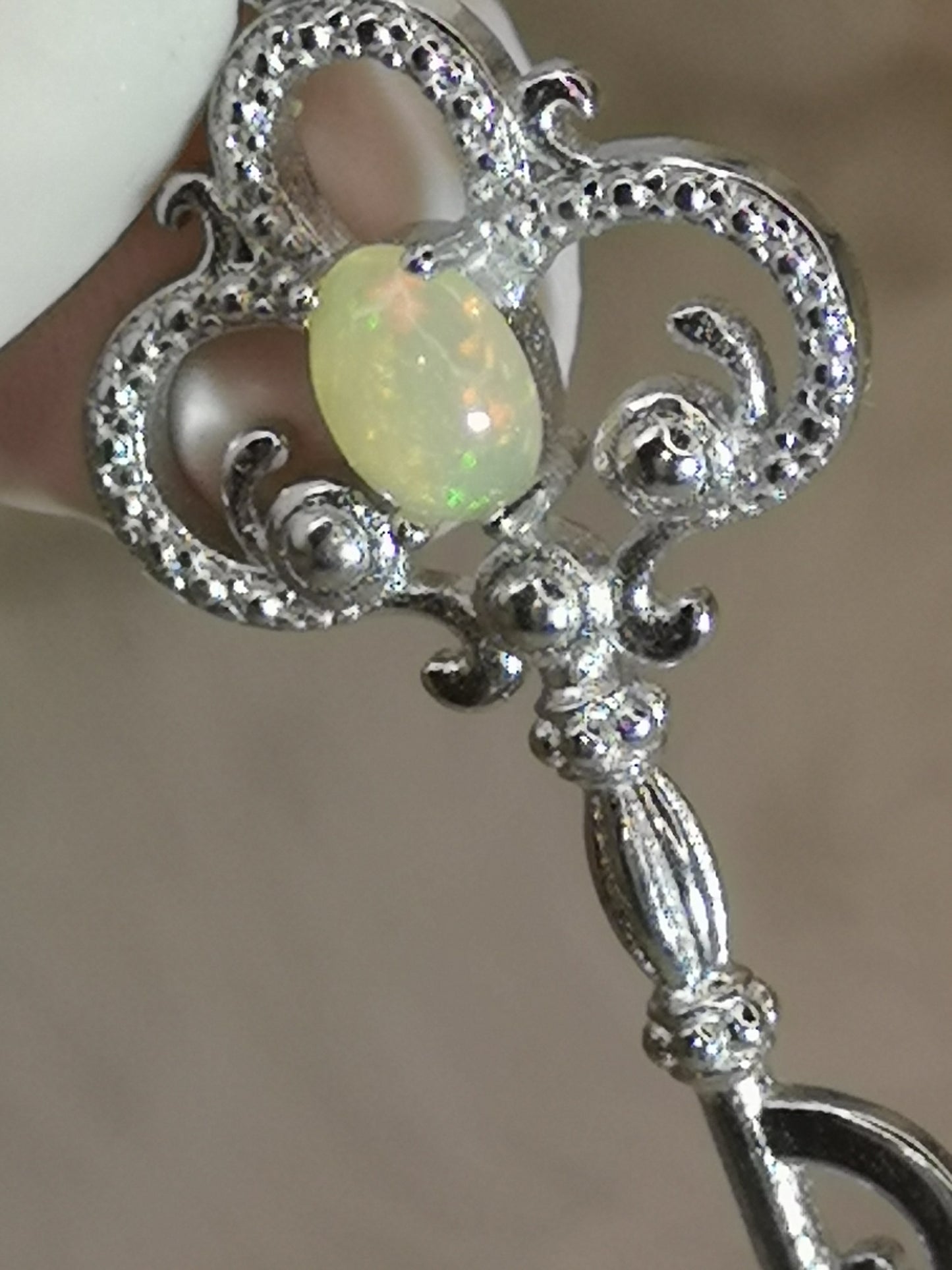 Opal Edelstein, Schlüssel Kupfer Ketten Anhänger