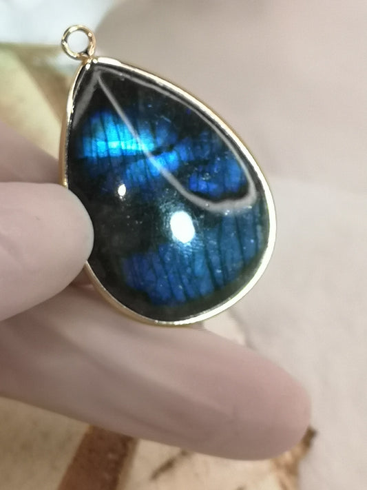 Labradorite Tropfen Edelstein Ketten Anhänger aus Kupfer, goldfarbig