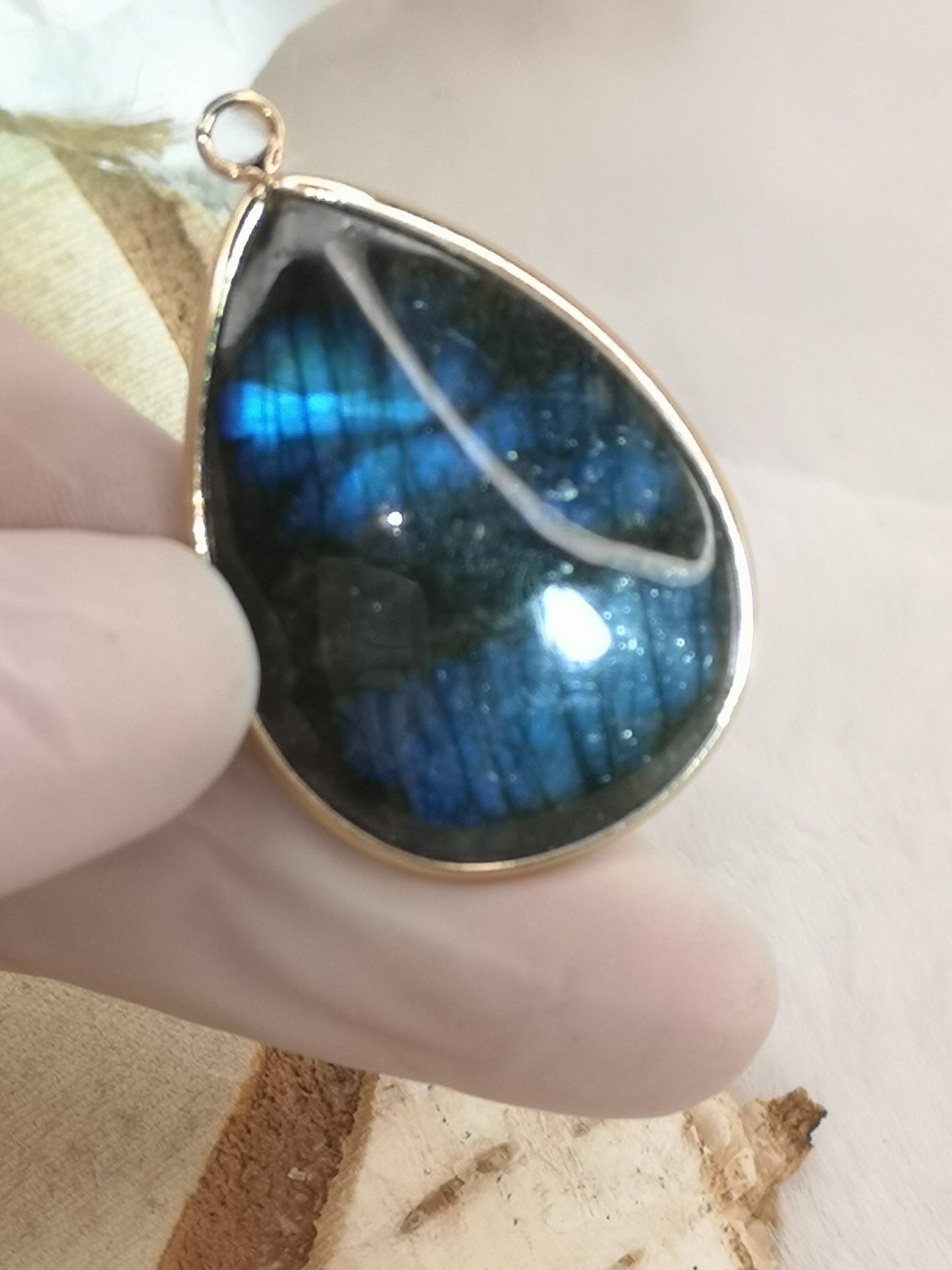 Labradorite Tropfen Edelstein Ketten Anhänger aus Kupfer, goldfarbig