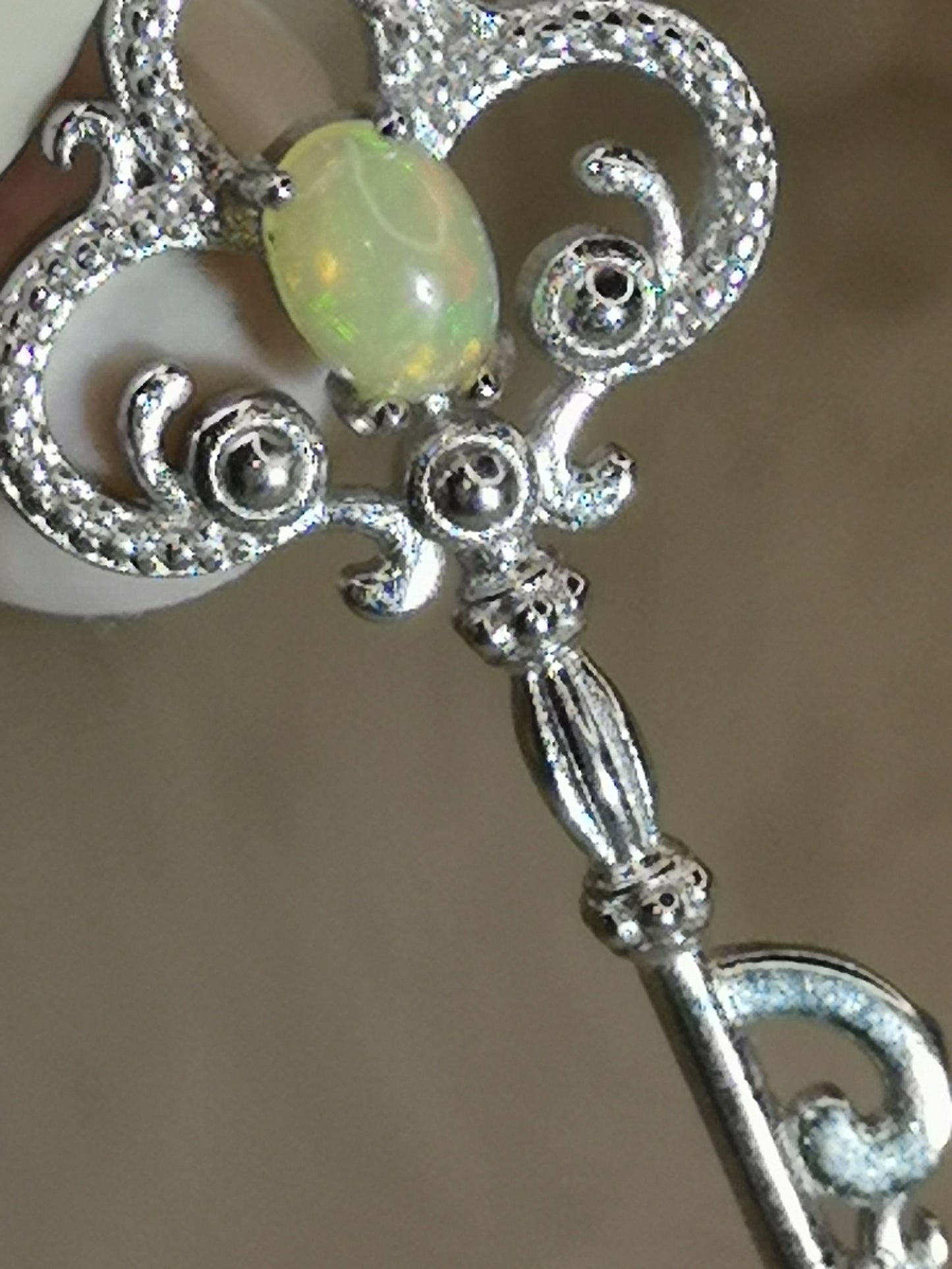 Opal Edelstein, Schlüssel Kupfer Ketten Anhänger