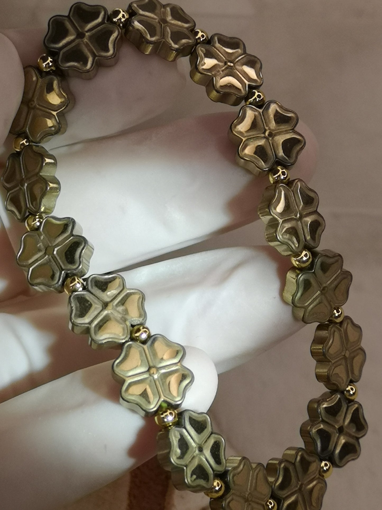 Pyrit Edelstein Armband, Kleeblatt Desgin, dehnbar