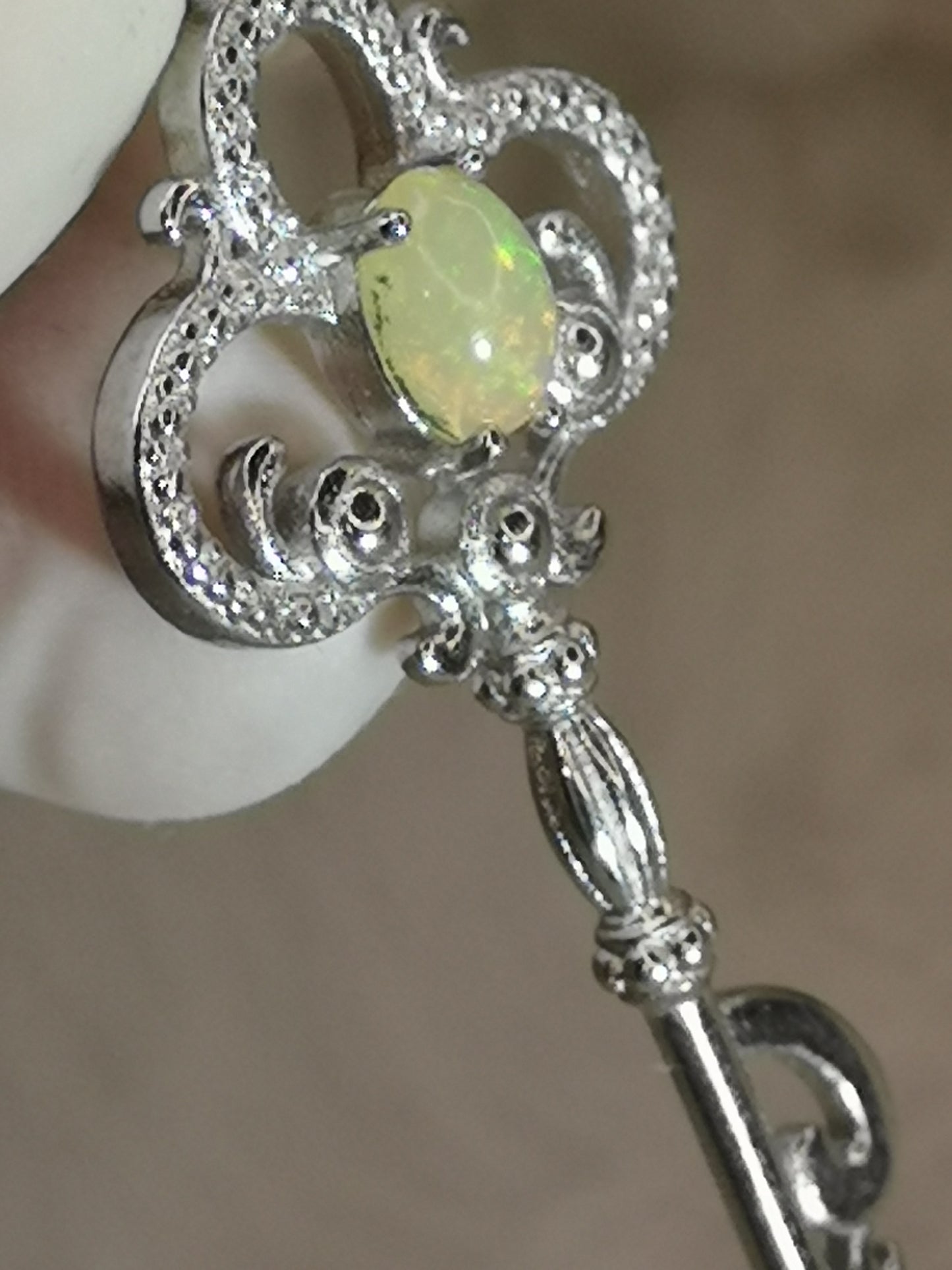 Opal Edelstein, Schlüssel Kupfer Ketten Anhänger