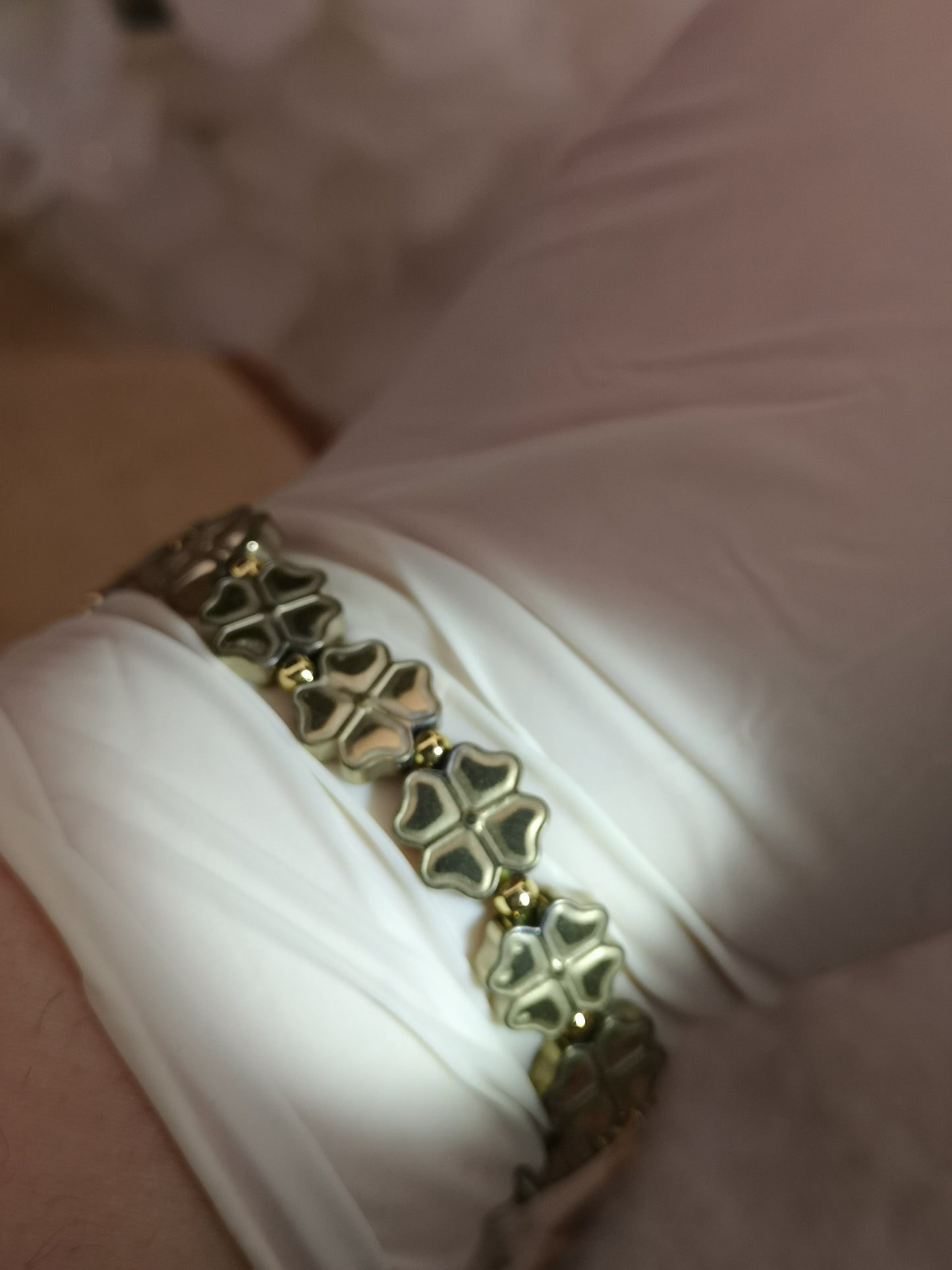 Pyrit Edelstein Armband, Kleeblatt Desgin, dehnbar