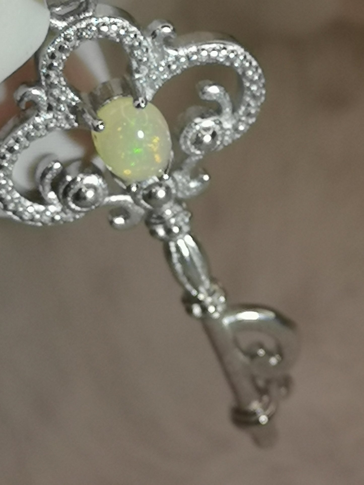 Opal Edelstein, Schlüssel Kupfer Ketten Anhänger