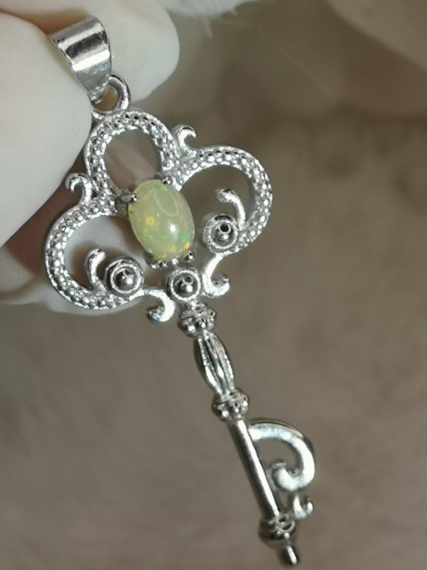 Opal Edelstein, Schlüssel Kupfer Ketten Anhänger