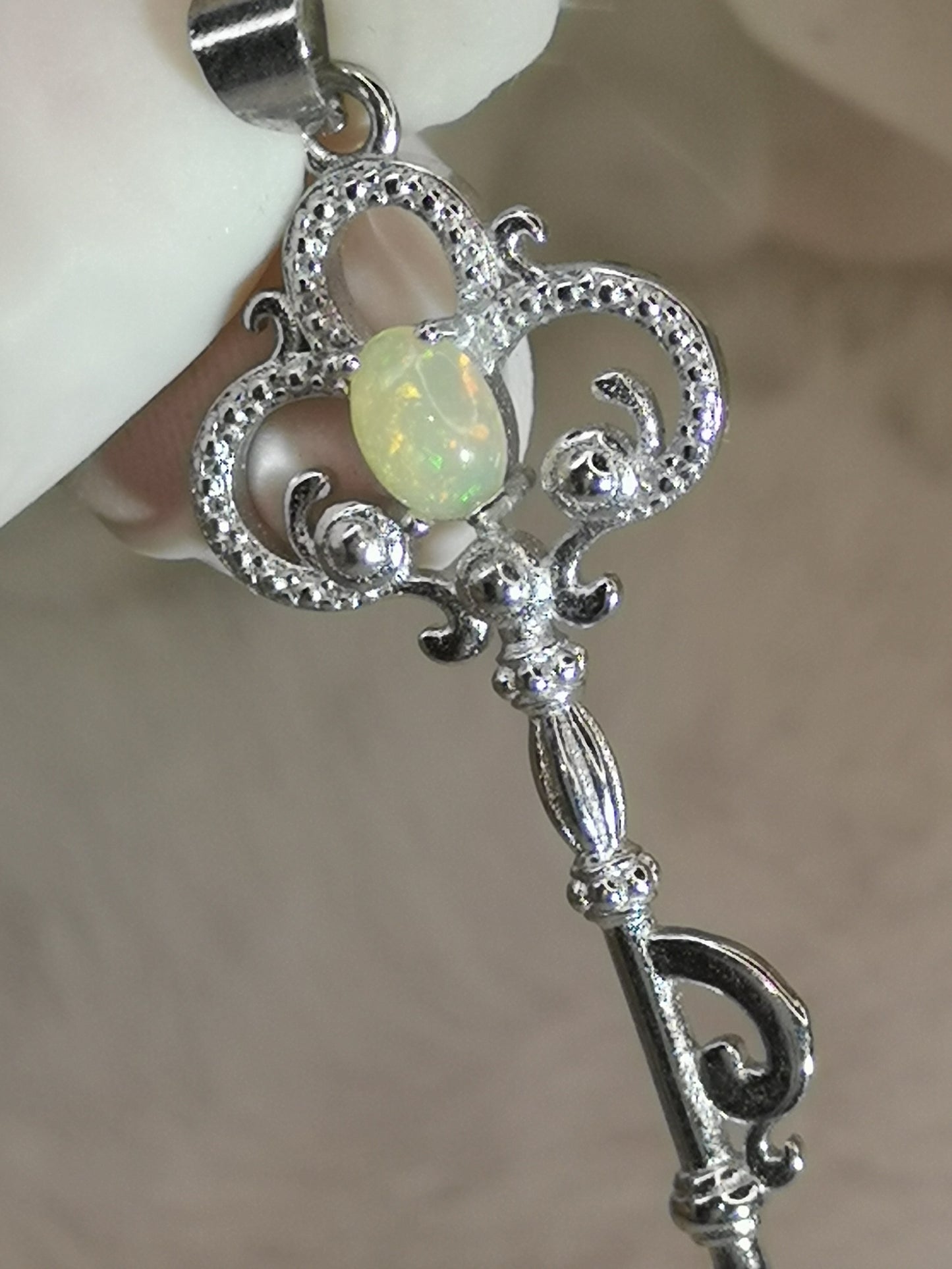 Opal Edelstein, Schlüssel Kupfer Ketten Anhänger