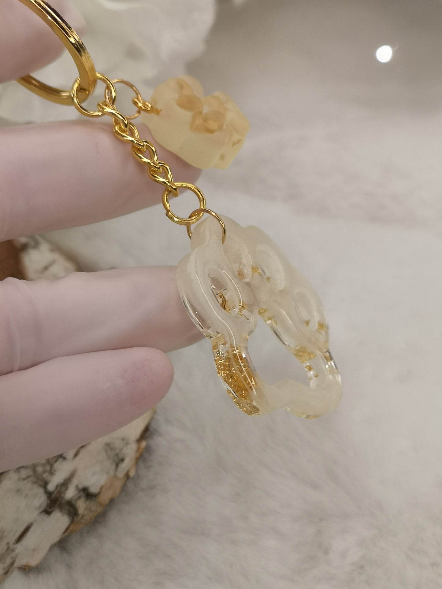 Schlüsselanhänger Pfote aus Kunstharz