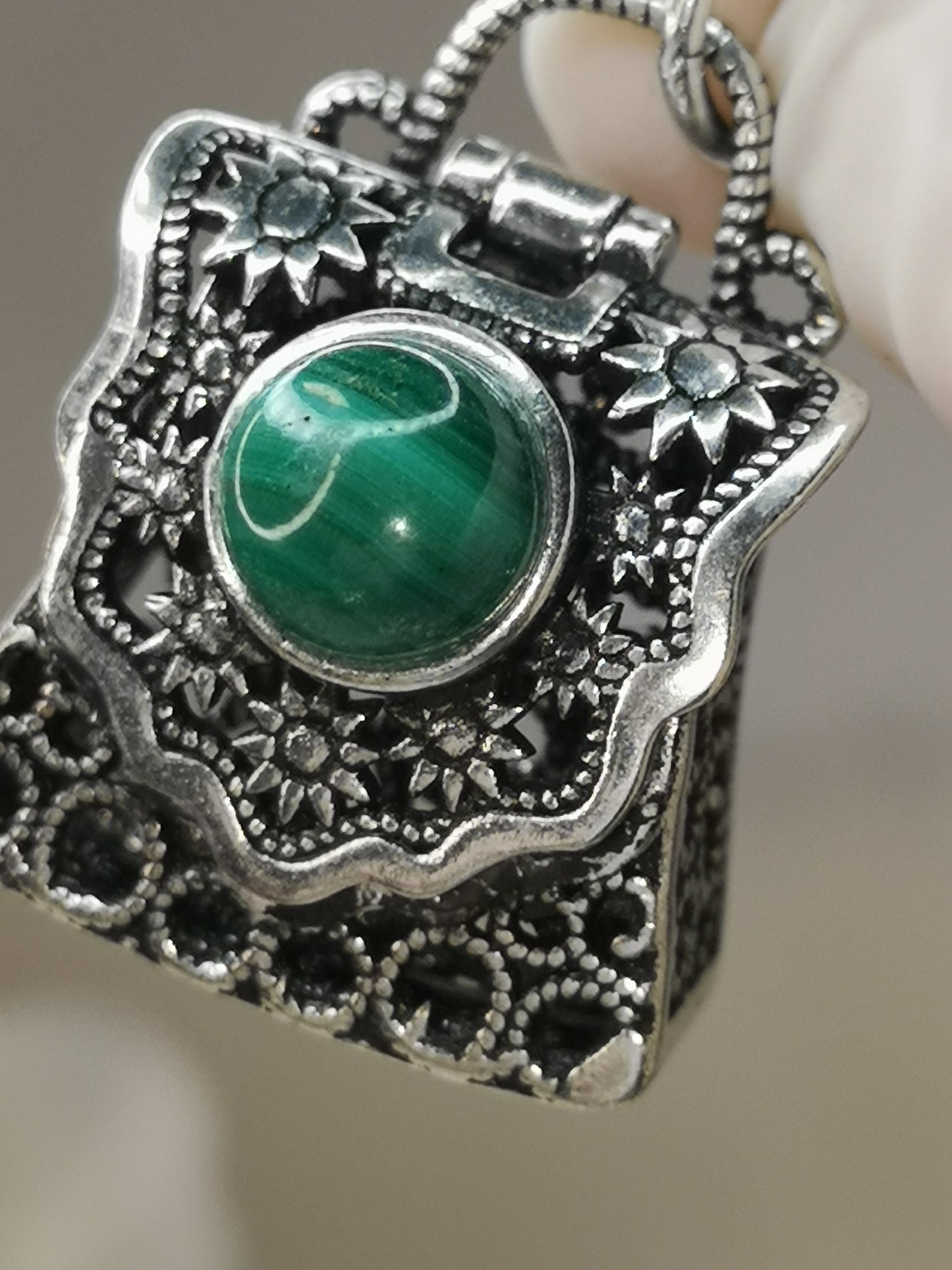 Malachite Anhänger aus Kupfer