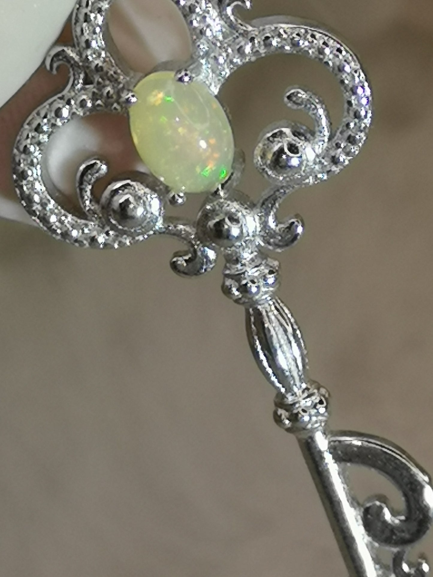 Opal Edelstein, Schlüssel Kupfer Ketten Anhänger