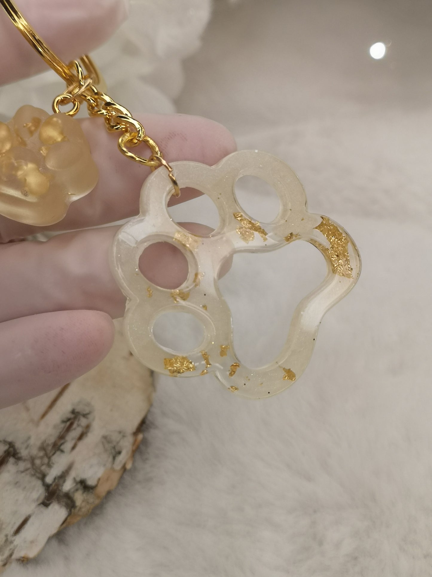 Schlüsselanhänger Pfote aus Kunstharz