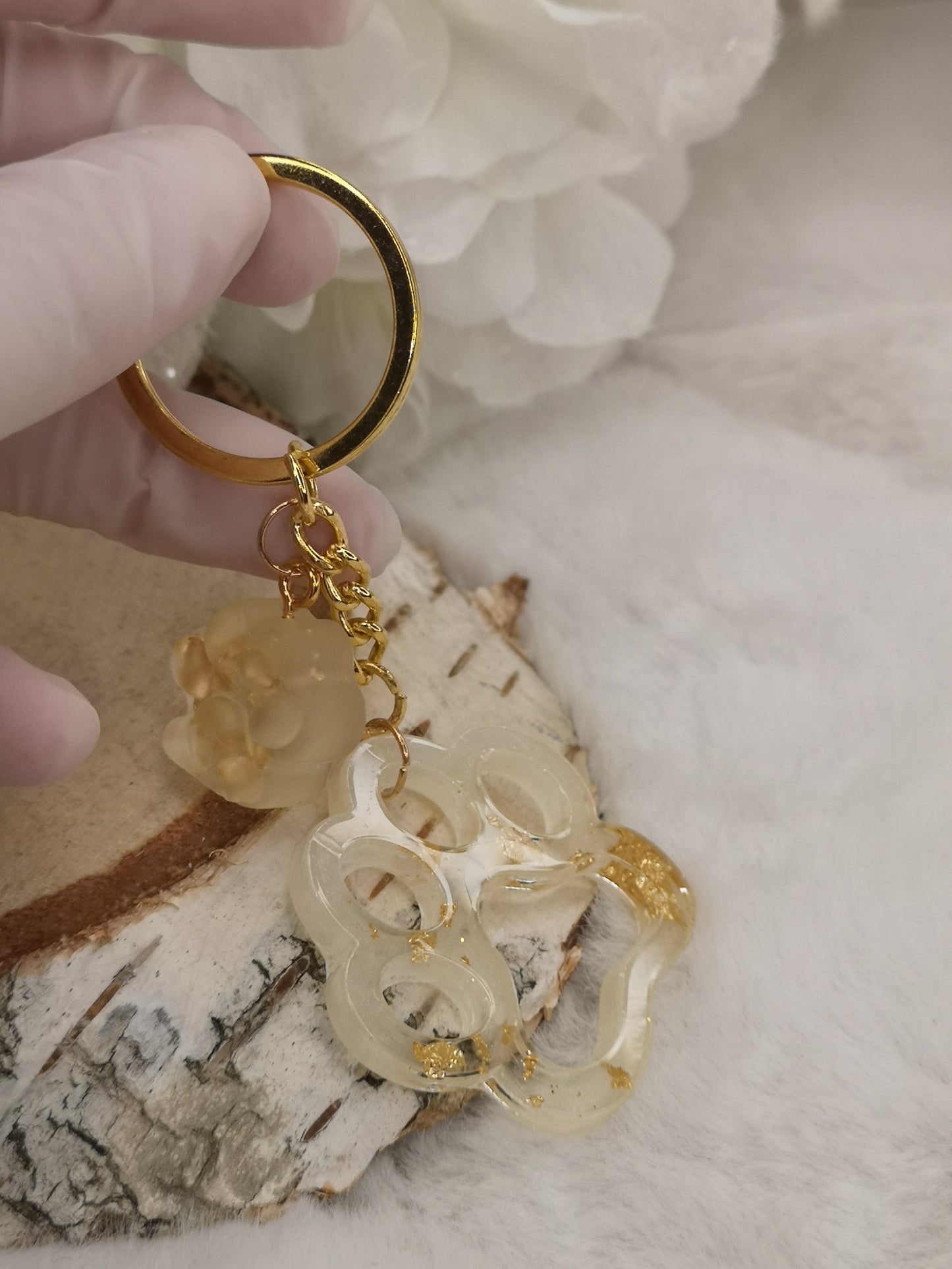 Schlüsselanhänger Pfote aus Kunstharz