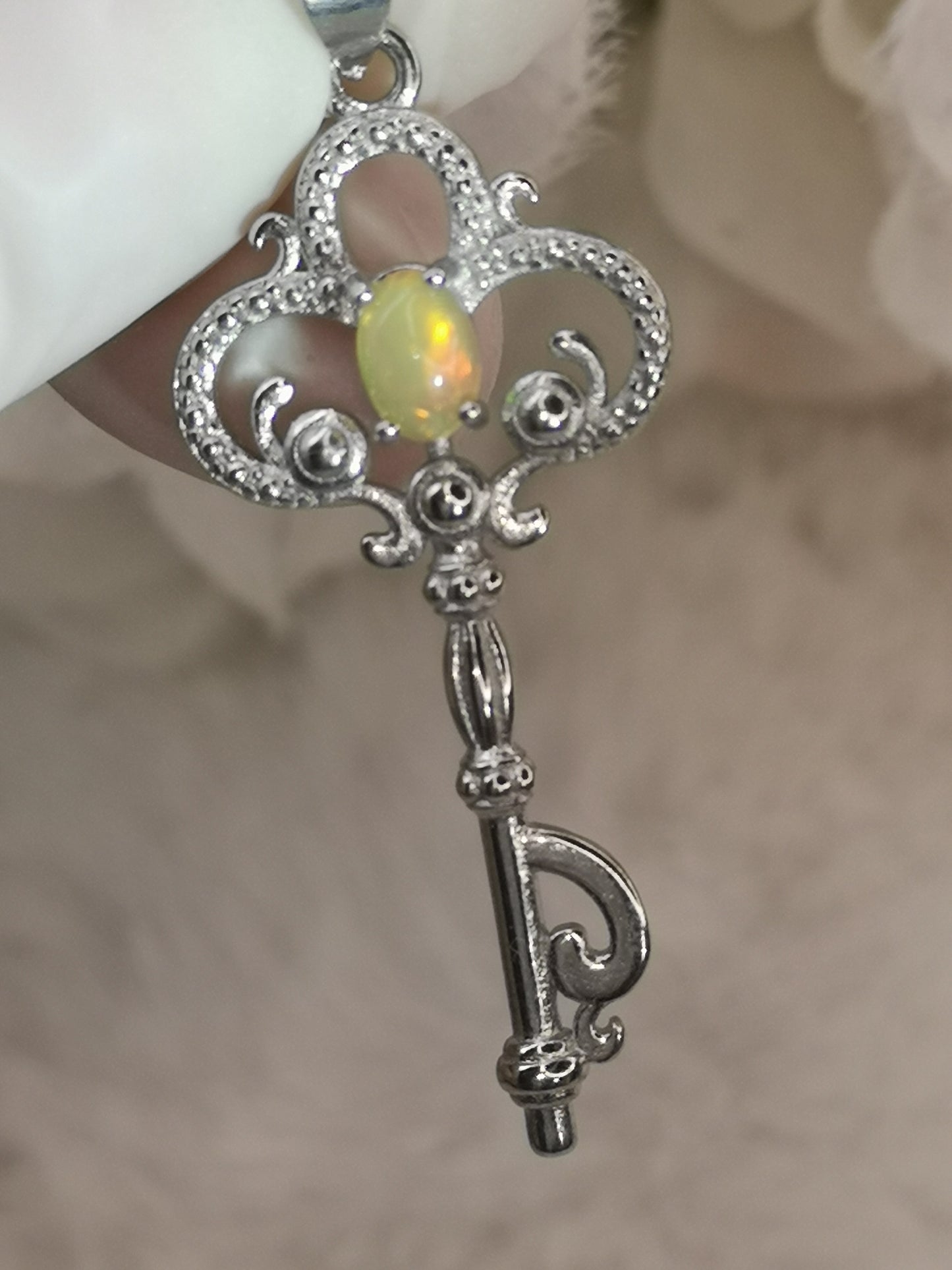 Opal Edelstein, Schlüssel 🗝 Kupfer Ketten Anhänger