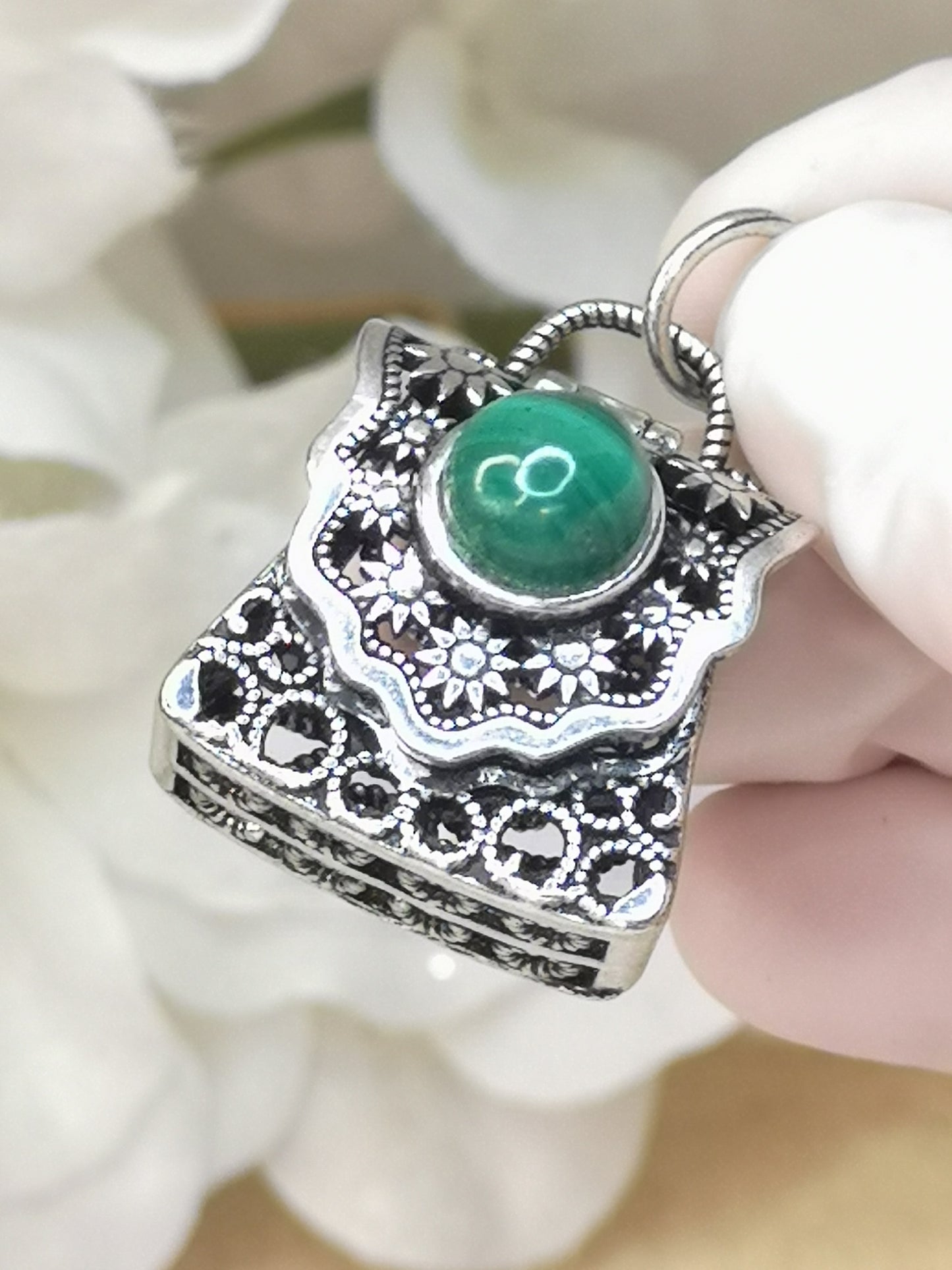 Malachite Anhänger aus Kupfer