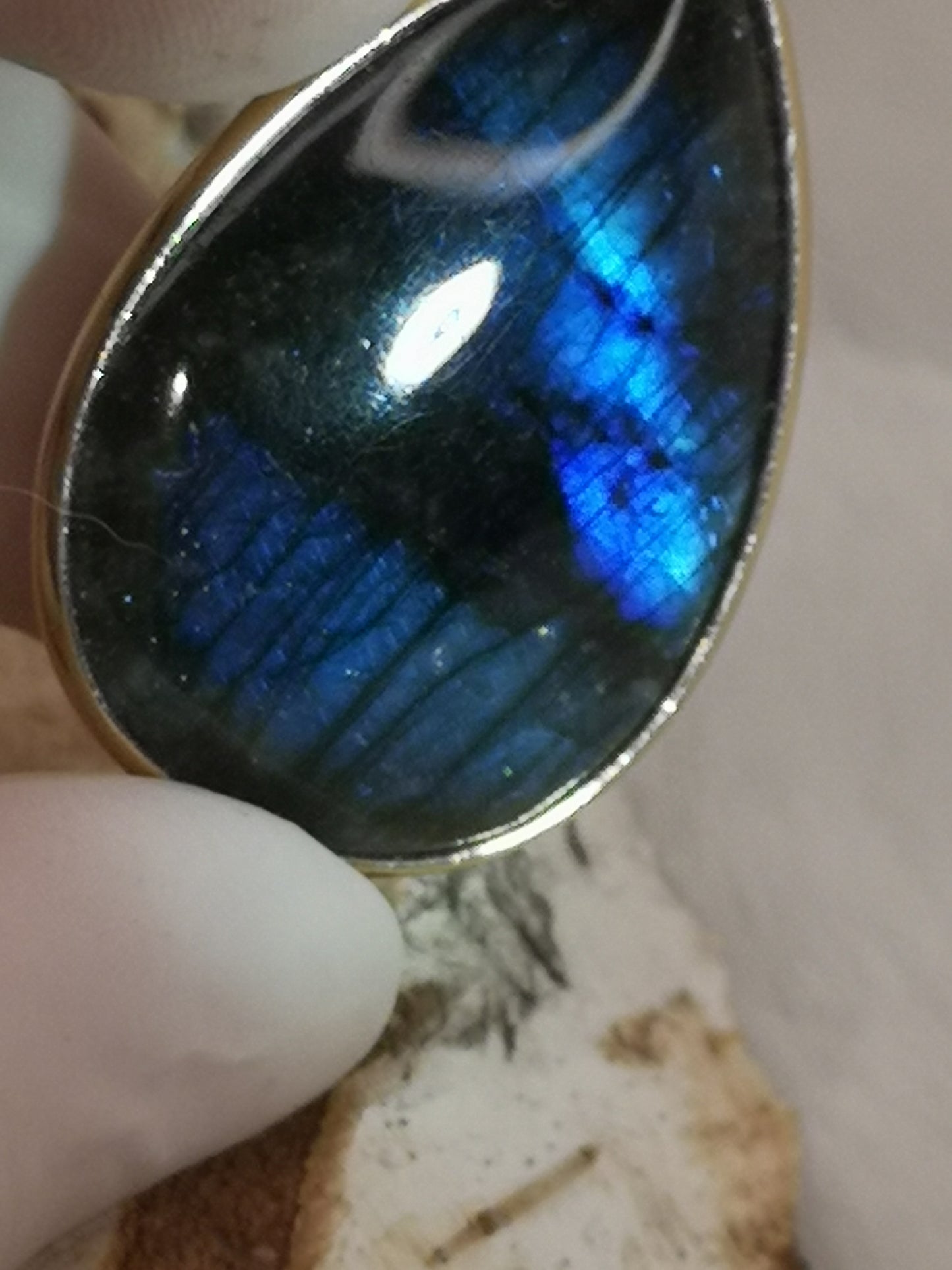 Labradorite Tropfen Edelstein Ketten Anhänger aus Kupfer, goldfarbig